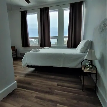 Auberge La Petite Ecole De Forillon Gaspe Room photo