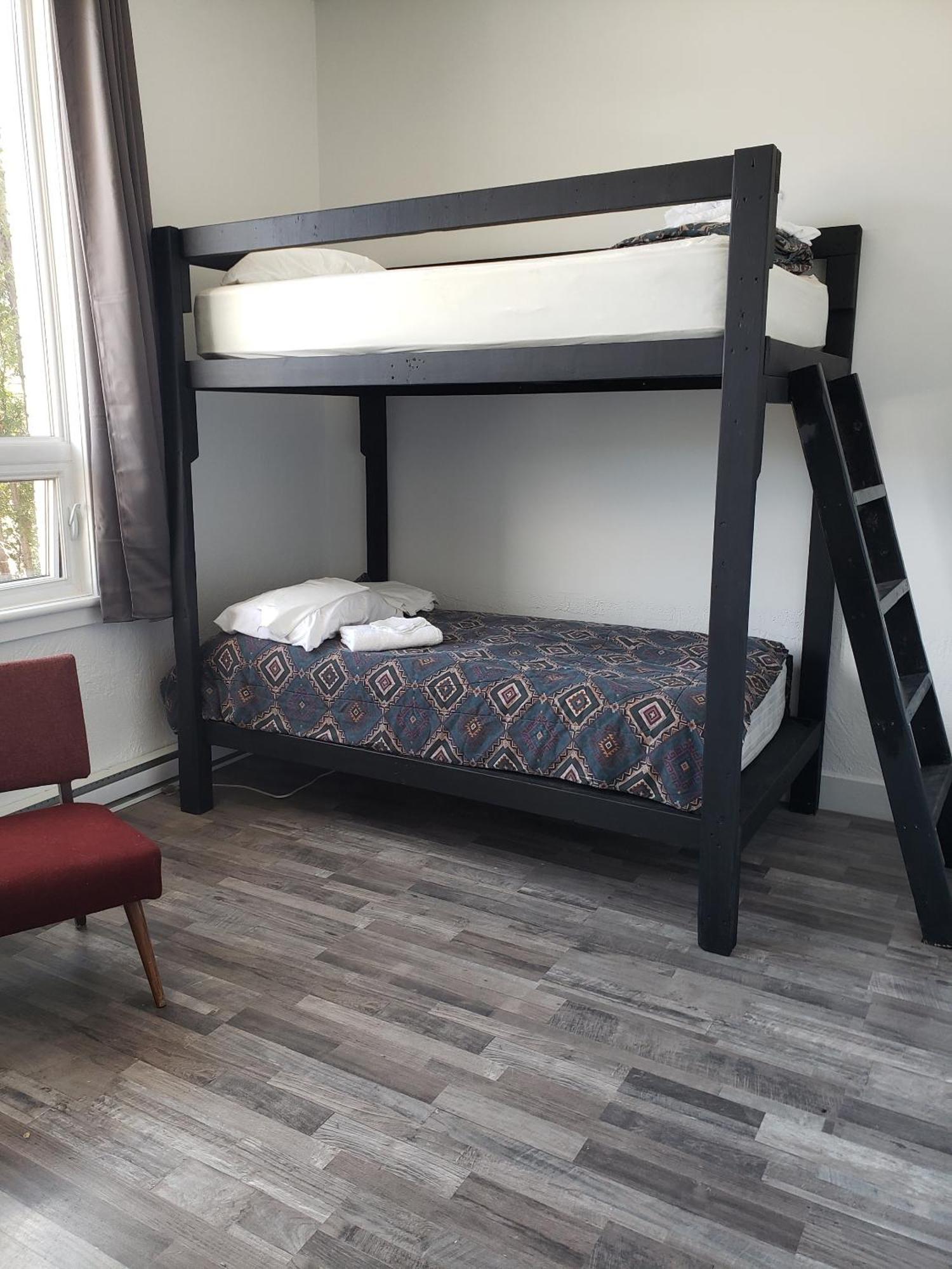 La Petite école De Forillon Mini-hôtel